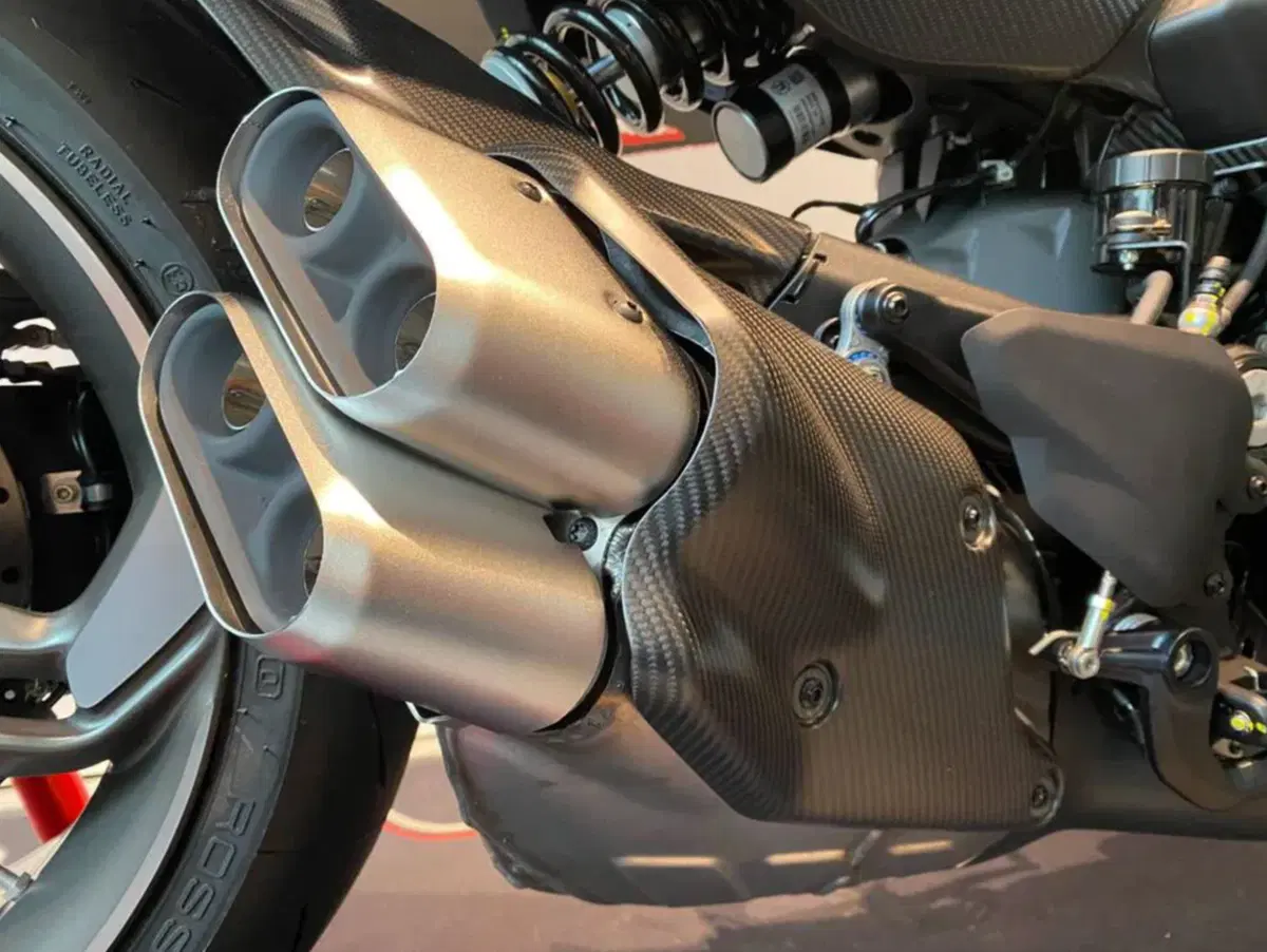 Ducati Diavel V4 for Bentley: l'usato del giorno di Moto.it [GALLERY] (6)