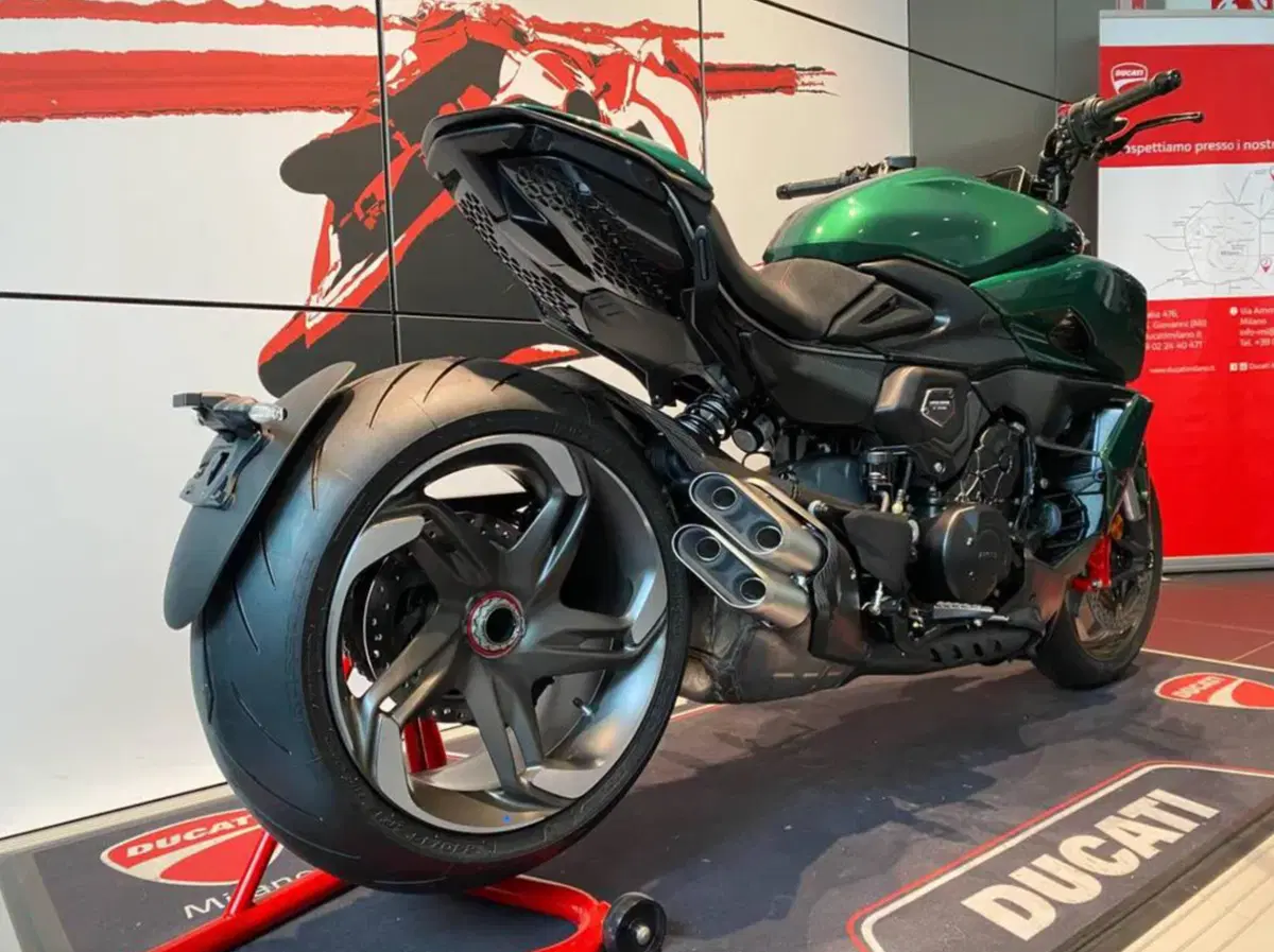 Ducati Diavel V4 for Bentley: l'usato del giorno di Moto.it [GALLERY] (8)