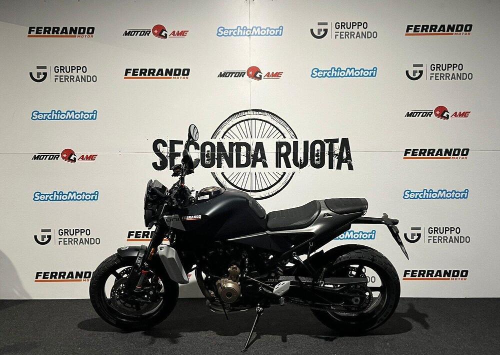 Husqvarna Svartpilen 801 (2024 - 25) (4)