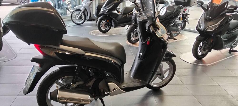 Honda SH 150 i (2009 - 12) (2)