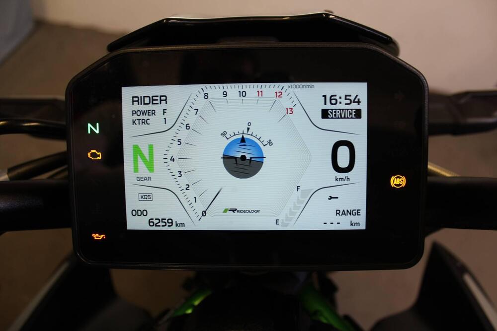 Kawasaki Z 900 SE (2025 - 26) (3)