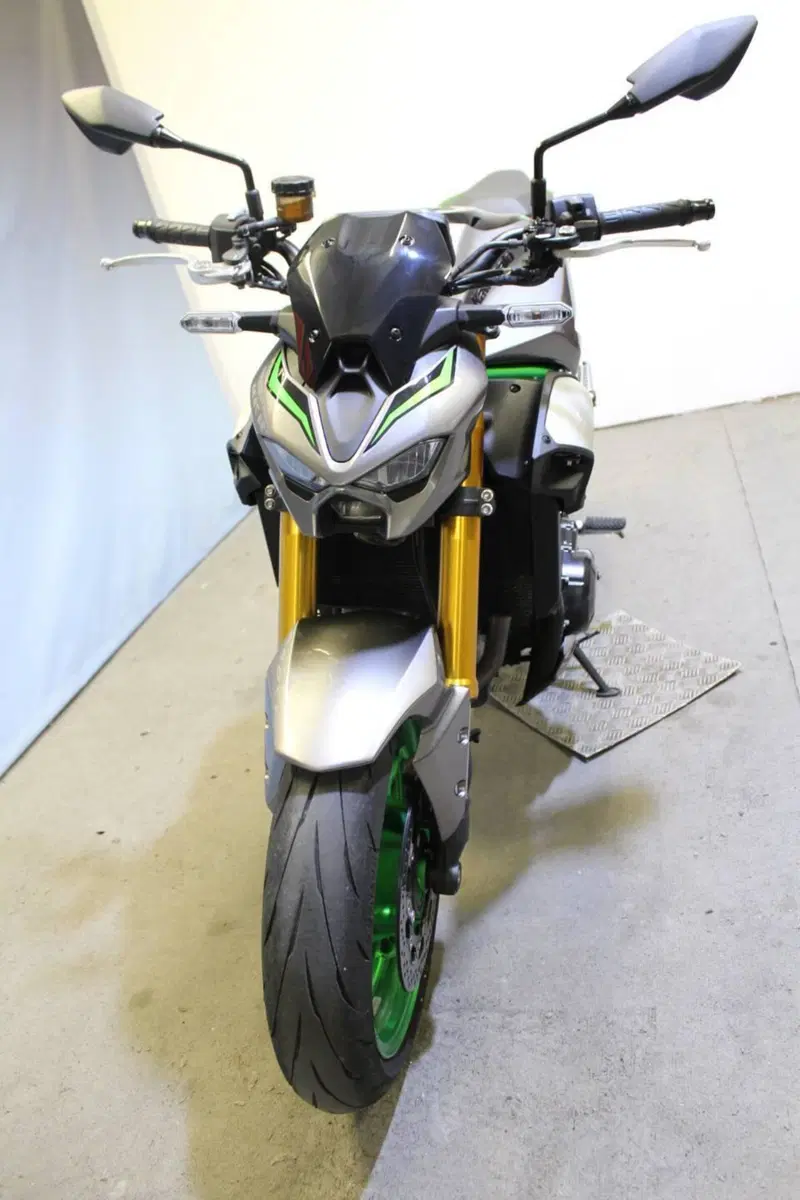 Kawasaki Z 900 SE (2025 - 26) (12)