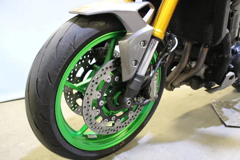 Kawasaki Z 900 SE (2025 - 26) (13)