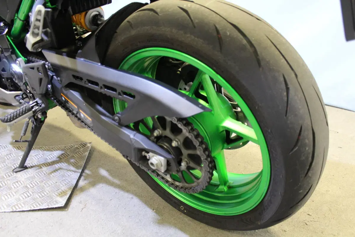 Kawasaki Z 900 SE (2025 - 26) (14)