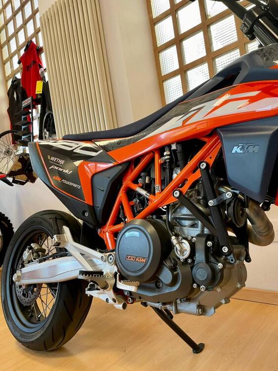 KTM 690 SMC R (2023 - 25) (5)