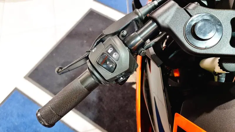 KTM RC 125 ABS (2017 - 20) (13)