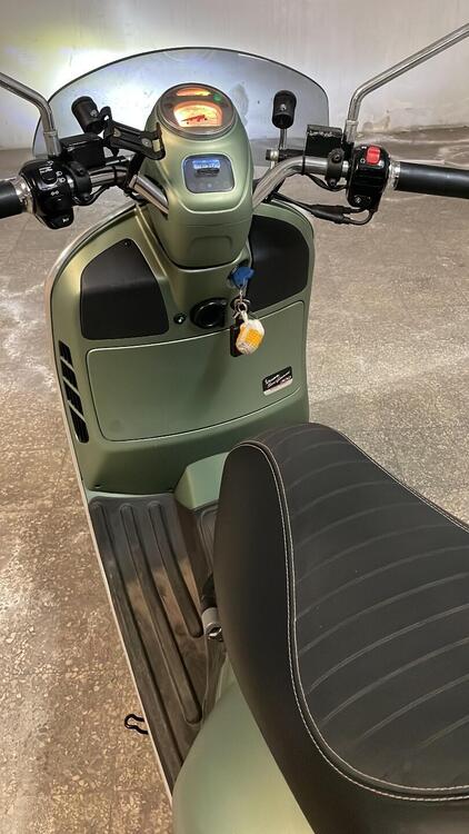 Vespa Sei Giorni 300 (2017 - 19) (2)