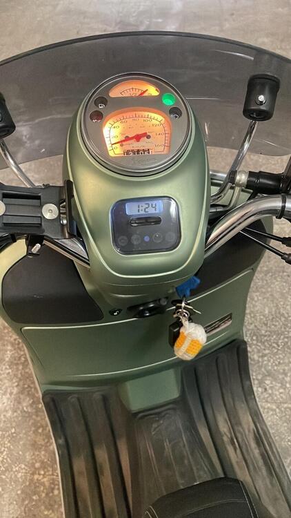 Vespa Sei Giorni 300 (2017 - 19) (3)