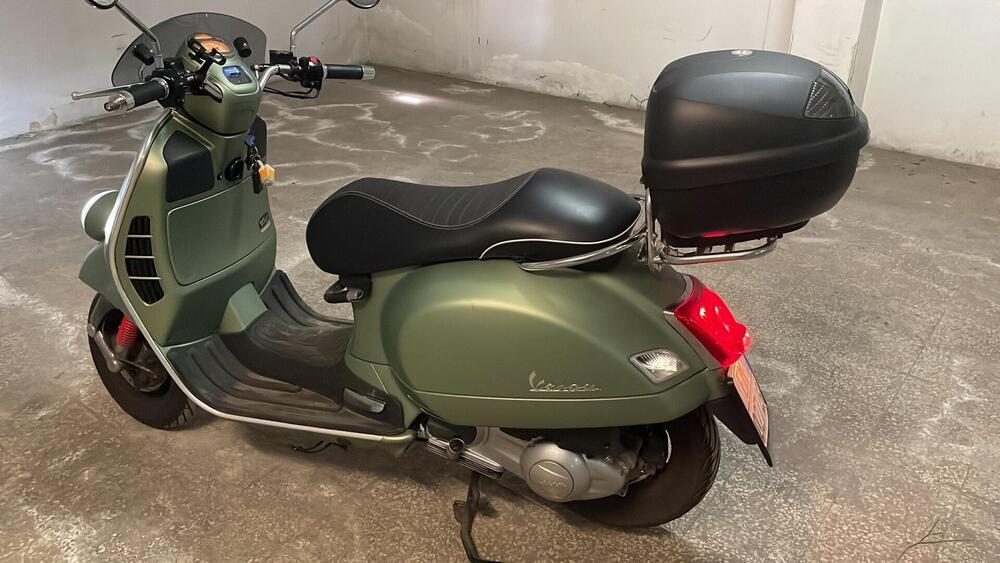 Vespa Sei Giorni 300 (2017 - 19) (4)