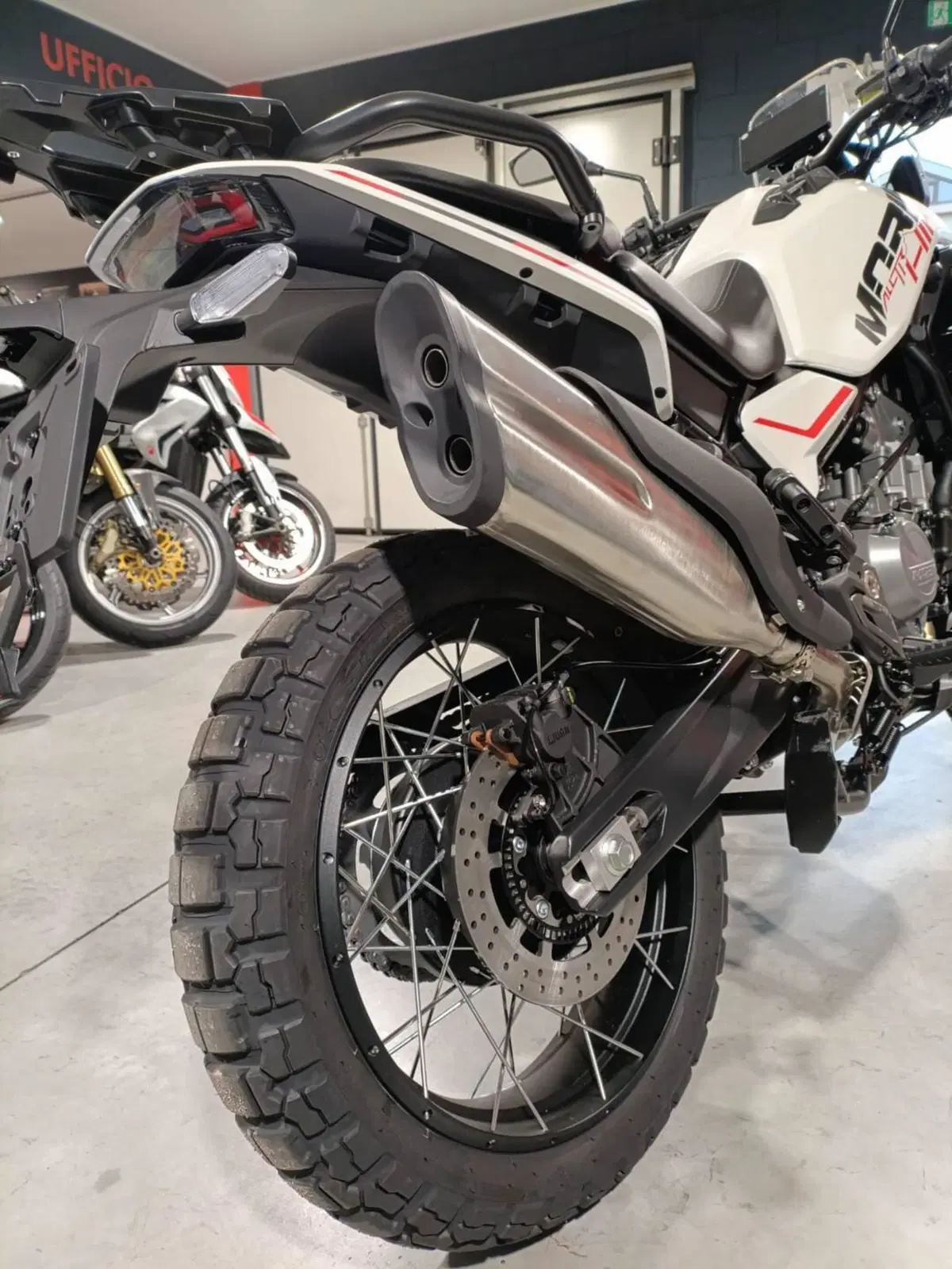 Moto Morini Allthrike 450 (2025 - 26) (2)