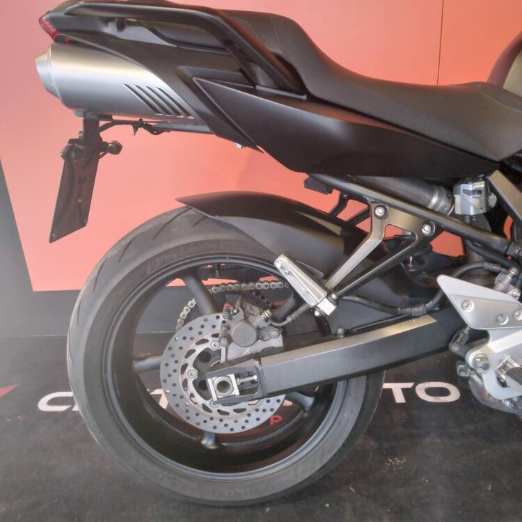 Yamaha FZ6 (2004 - 07) (4)