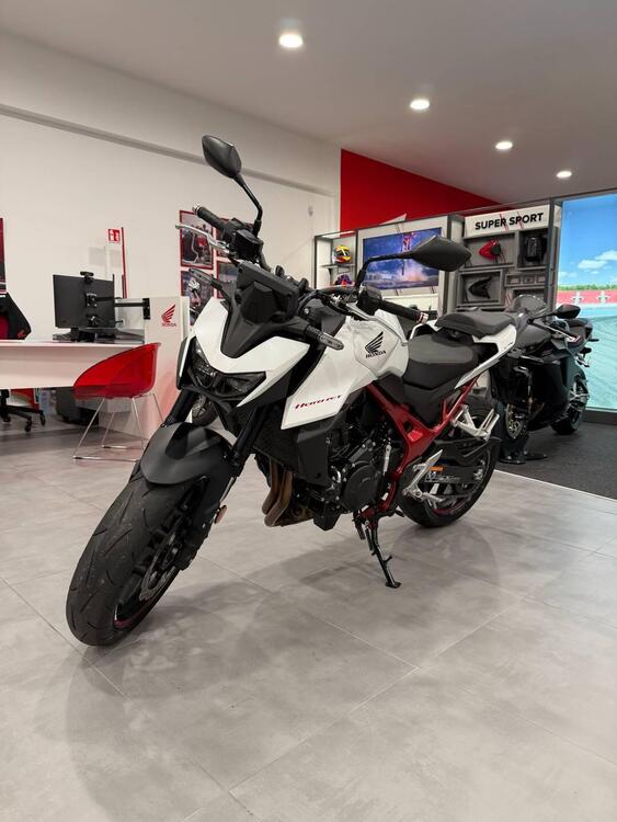 Honda CB 750 Hornet (2025)