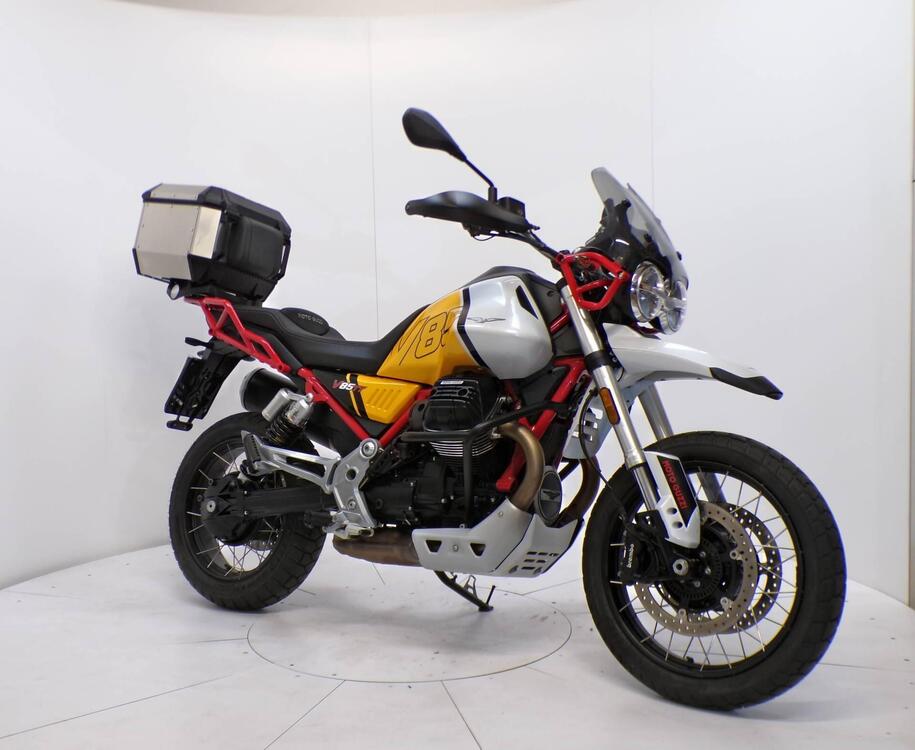 Moto Guzzi V85 TT Evocative Graphics (2021 - 23) (2)
