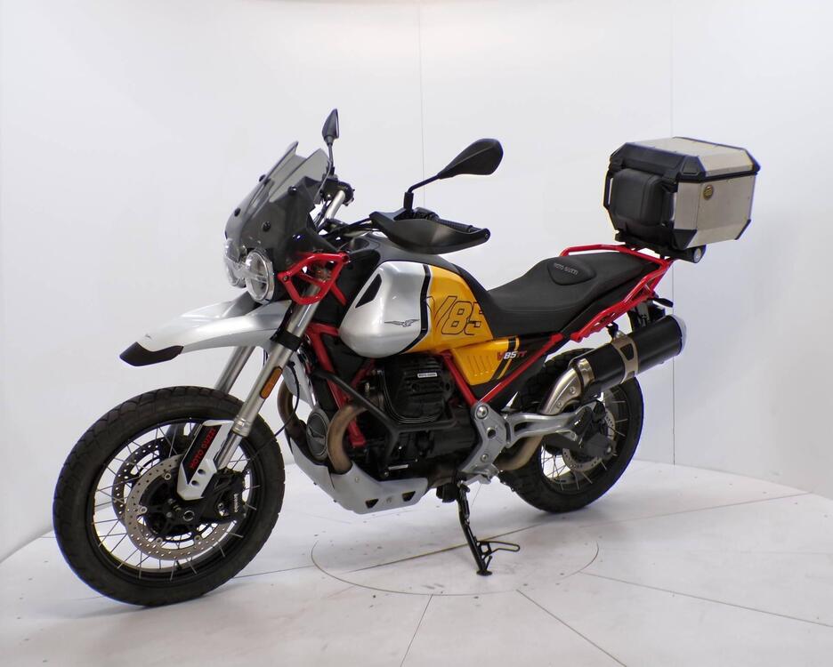 Moto Guzzi V85 TT Evocative Graphics (2021 - 23) (3)