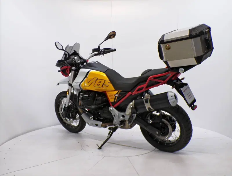 Moto Guzzi V85 TT Evocative Graphics (2021 - 23) (5)