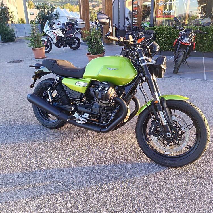 Moto Guzzi V7 Sport (2025) (3)