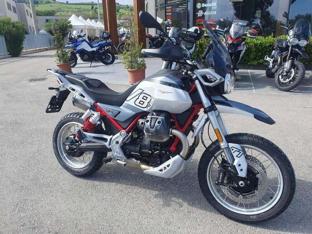 Moto Guzzi V85 TT (2024 - 25) (5)