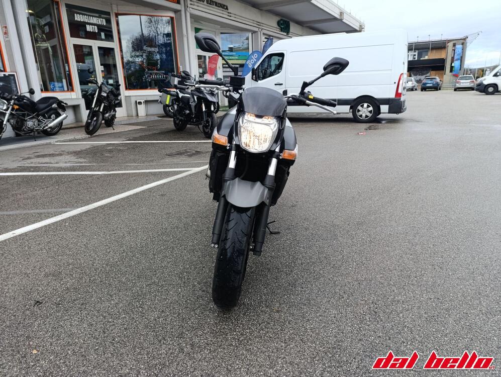 Suzuki GSR 600 (2006 - 11) (3)