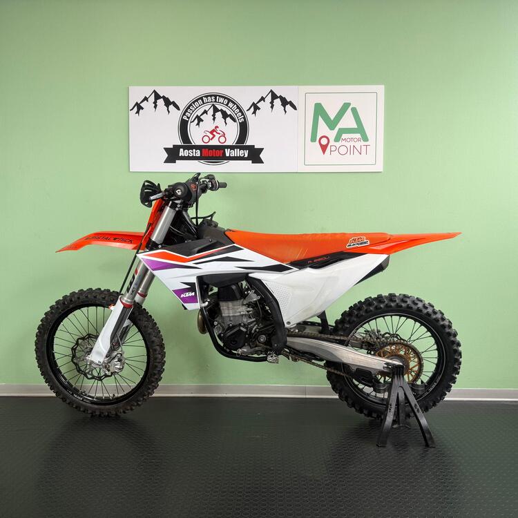 KTM 450 SX-F (2024) (2)