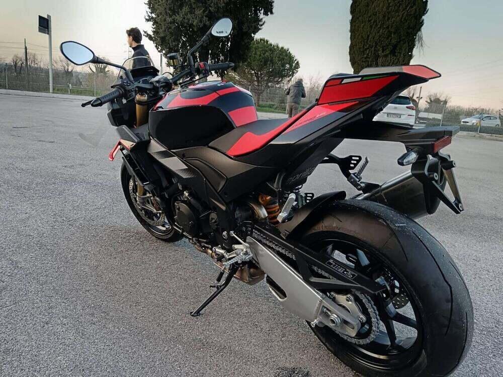 Aprilia Tuono V4 Factory (2025) (5)