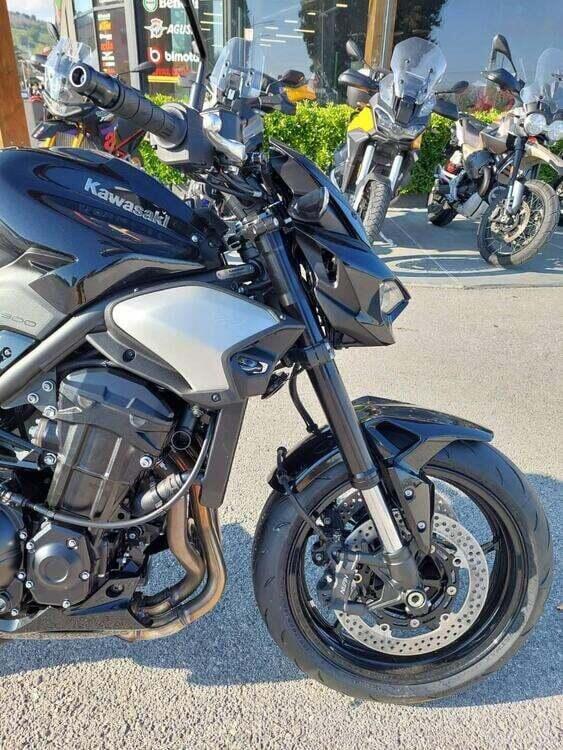 Kawasaki Z 900 (2025 - 26) (2)