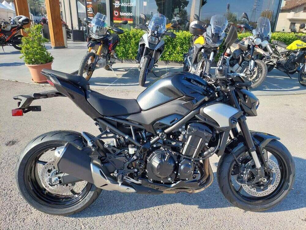 Kawasaki Z 900 (2025 - 26) (3)