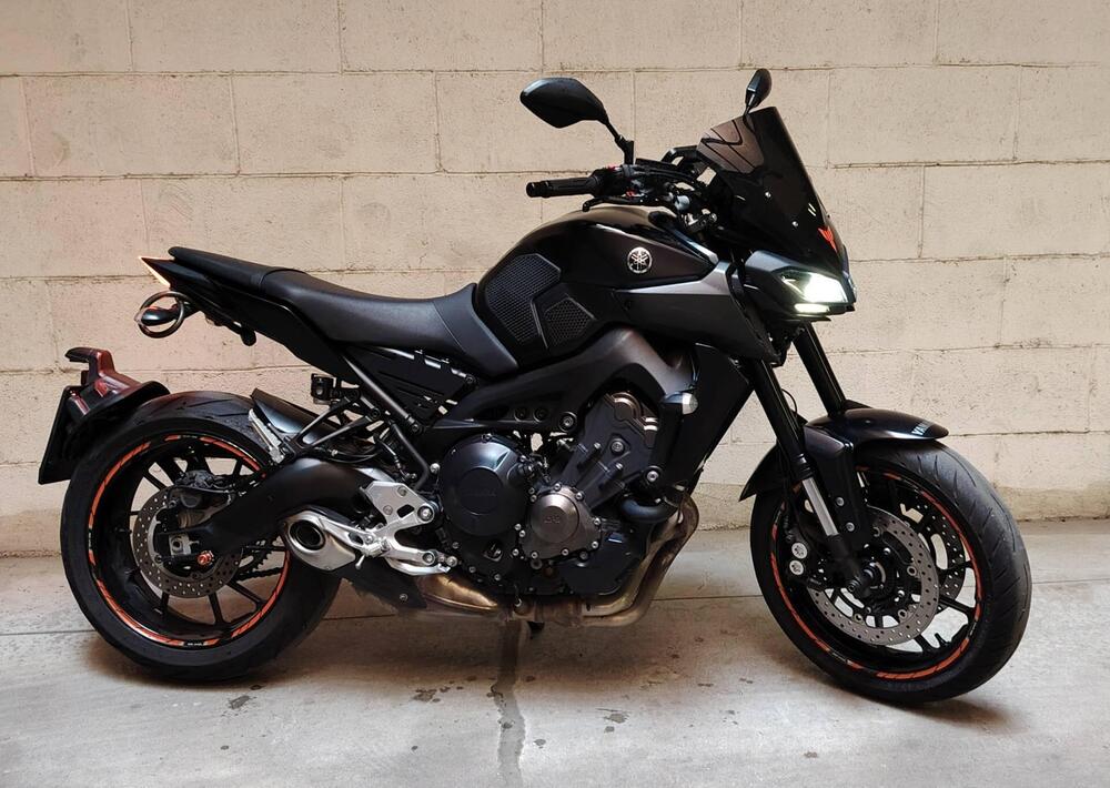 Yamaha MT-09 (2017 - 20) (2)