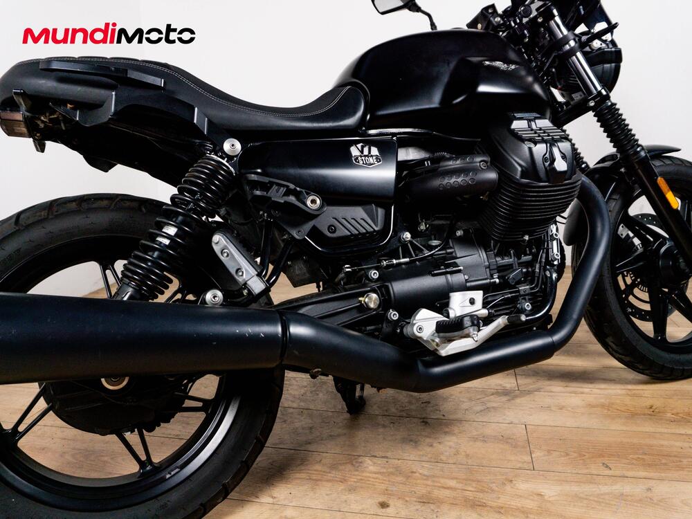 Moto Guzzi V7 850 Stone Special Abs (2021) (4)