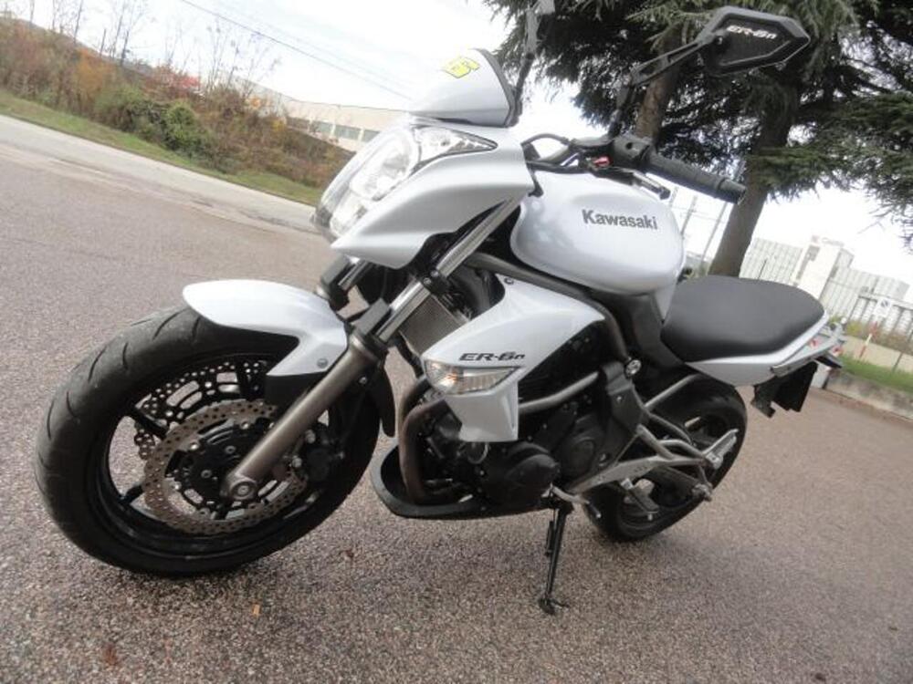 Kawasaki ER-6N (2009 - 11) (3)