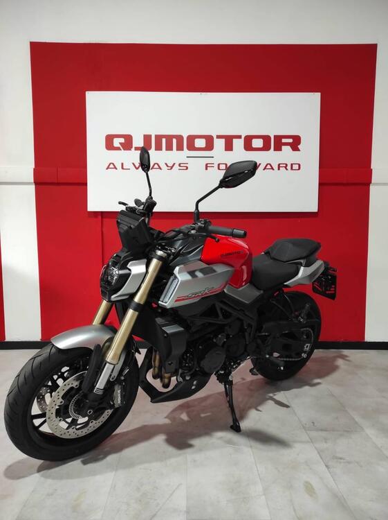 QJ Motor SRK 900 (2025)