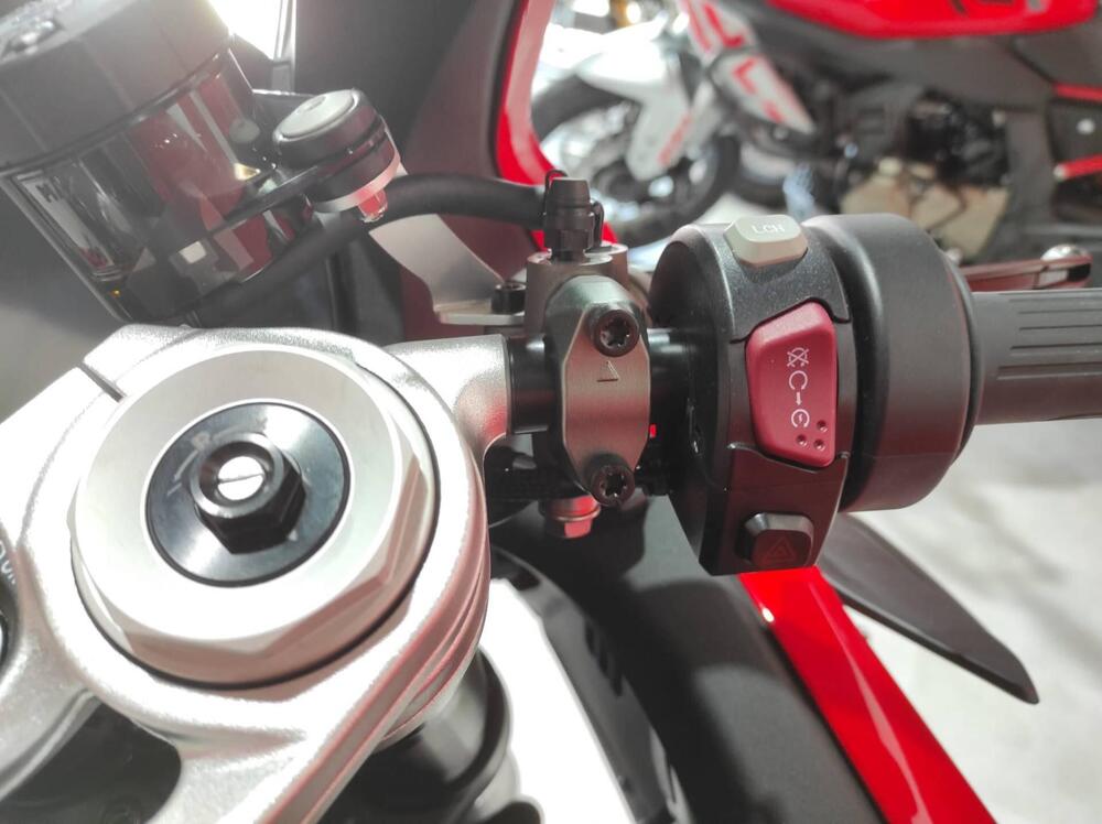 QJ Motor SRK 921 RR (2025) (4)