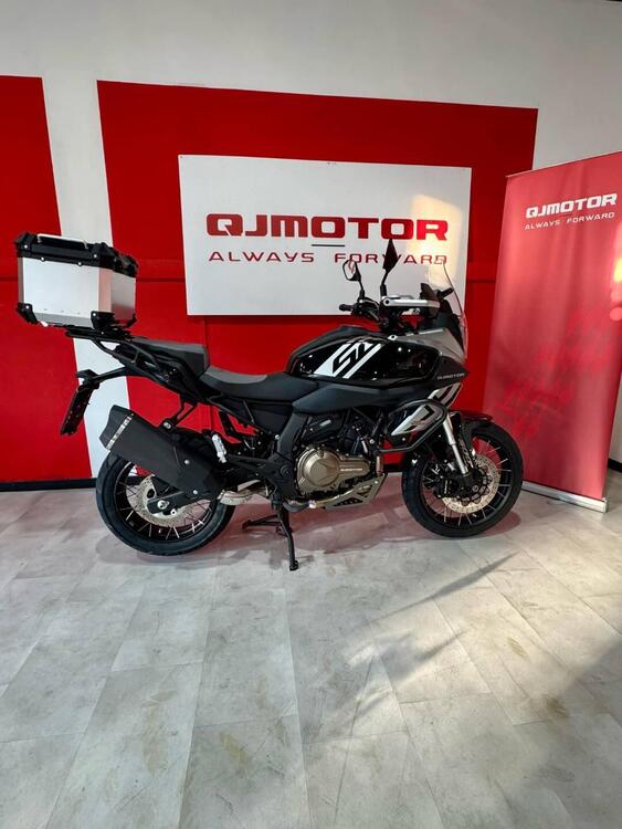 QJ Motor SRT 600 SX (2024 - 25) (2)