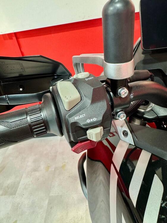 QJ Motor SRT 600 SX (2024 - 25) (4)