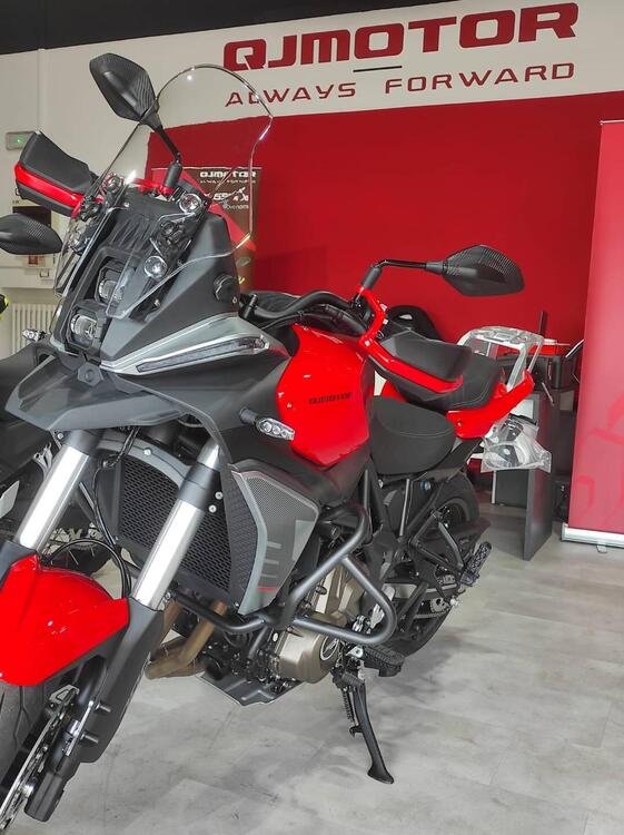 QJ Motor SRT 700 S (2025)