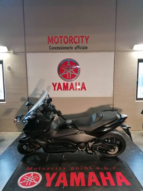 Yamaha T-Max 560 (2022 - 24) (4)
