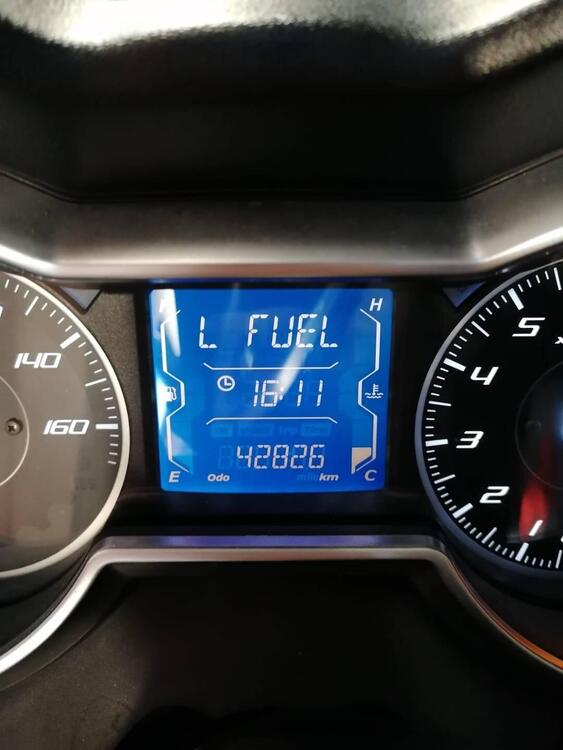 Yamaha X-Max 300 Iron Max (2019 - 20) (5)