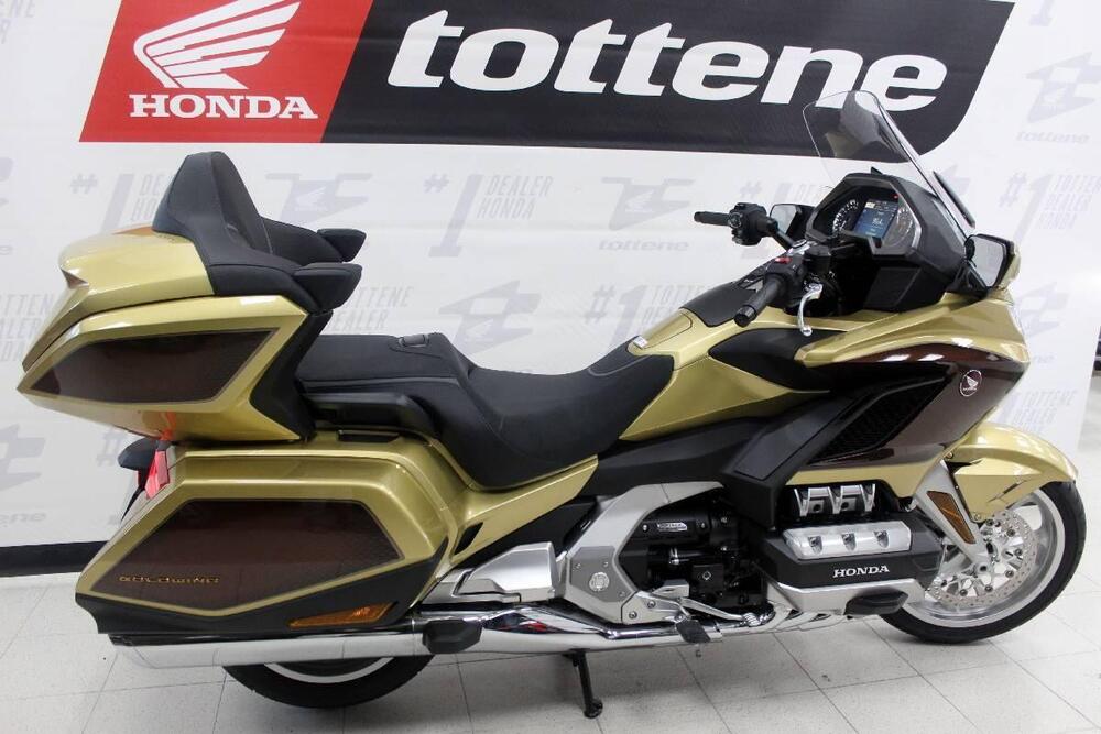 Honda GL 1800 Gold Wing Tour 50° Anniversario (2025) (2)