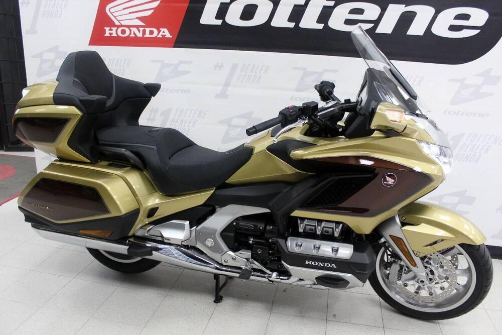 Honda GL 1800 Gold Wing Tour 50° Anniversario (2025) (3)