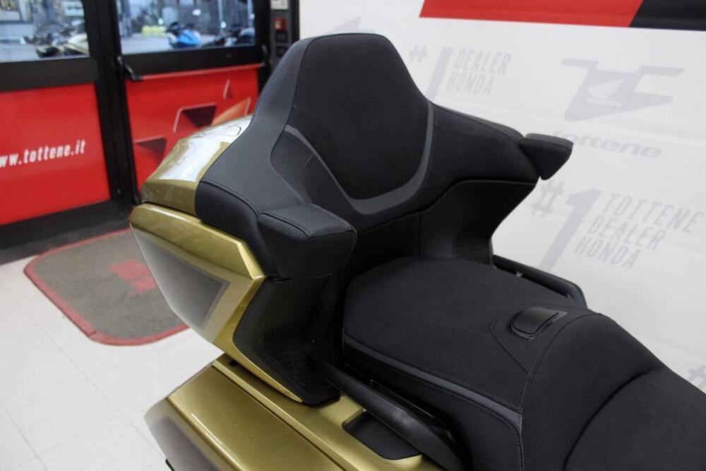 Honda GL 1800 Gold Wing Tour 50° Anniversario (2025) (5)