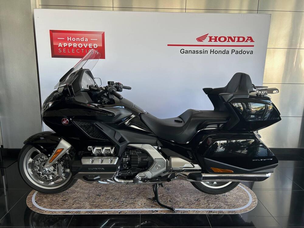 Honda GL 1800 Gold Wing Tour DTC (2018 - 20) (4)