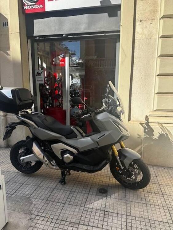 Honda X-ADV 750 Gravel (2025)