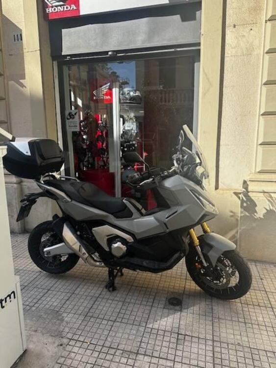 Honda X-ADV 750 Gravel (2025) (2)