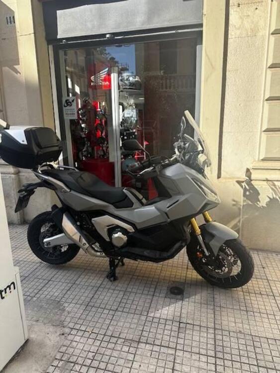 Honda X-ADV 750 Gravel (2025) (3)