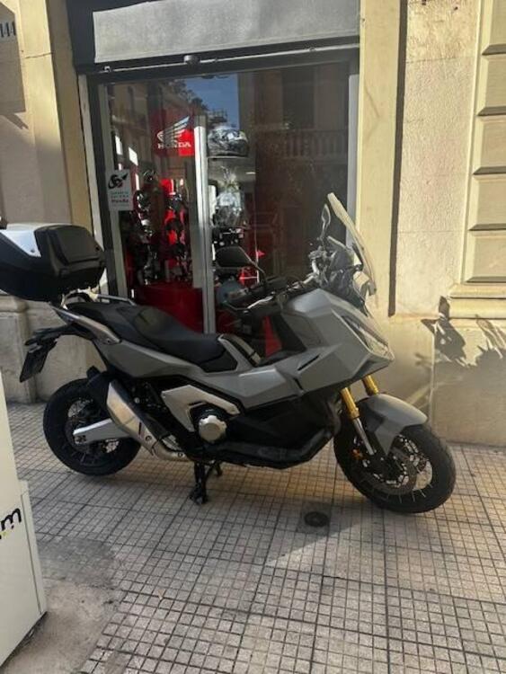 Honda X-ADV 750 Gravel (2025) (4)