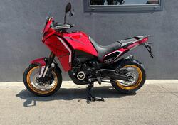 Moto Morini X-Cape 700 Gold Edition (2025) nuova