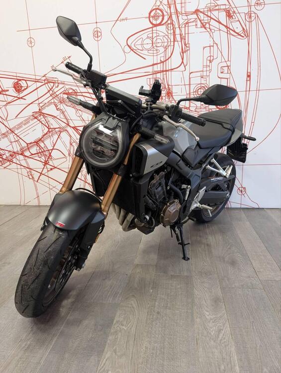 Honda CB 650 R E-Clutch (2024 - 25) (5)