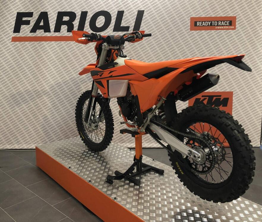 KTM 125 XC-W (2025) (4)
