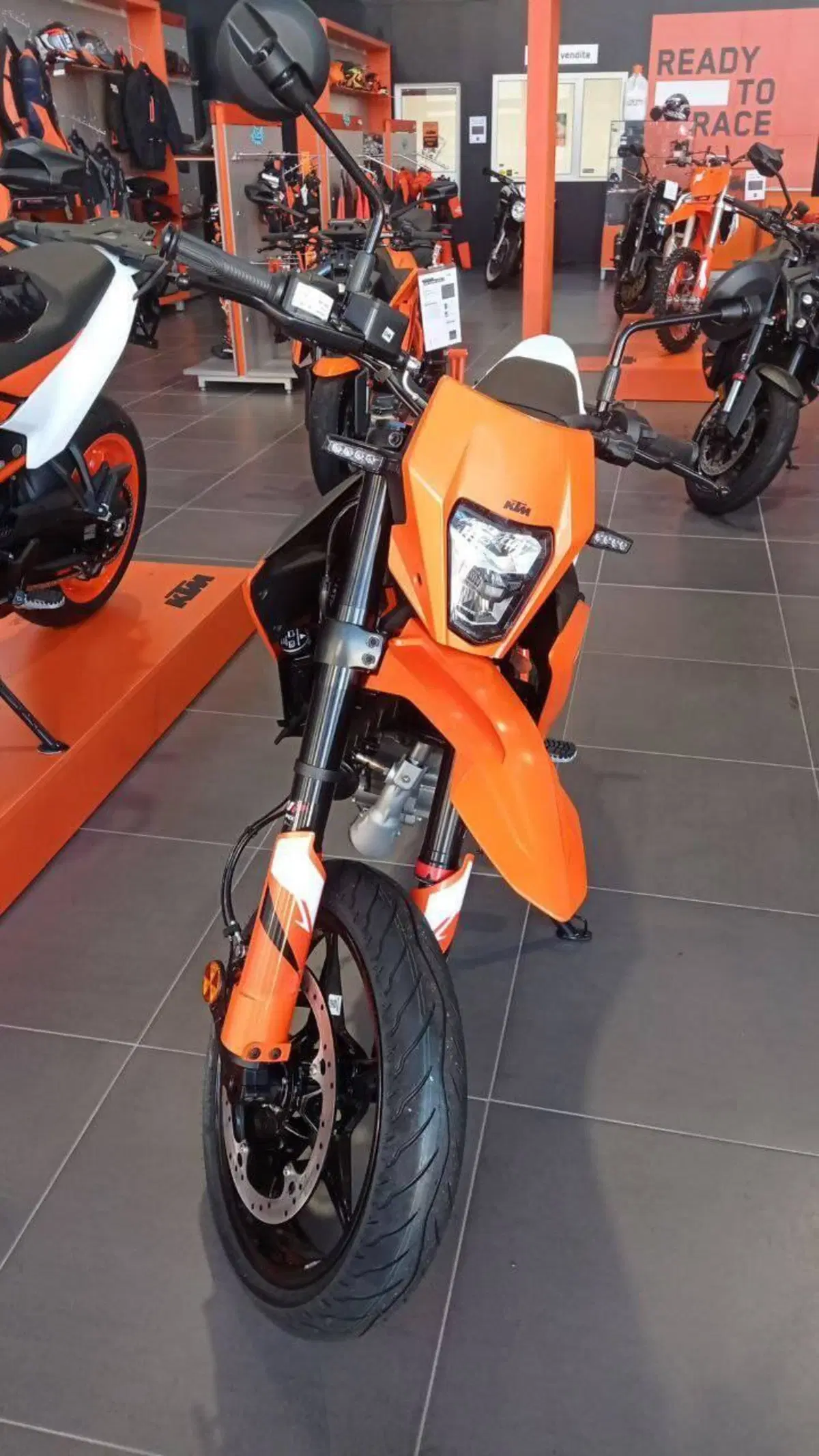KTM 125 SMC R (2025 - 26) (2)