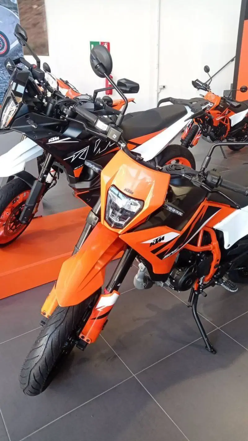 KTM 125 SMC R (2025 - 26) (2)