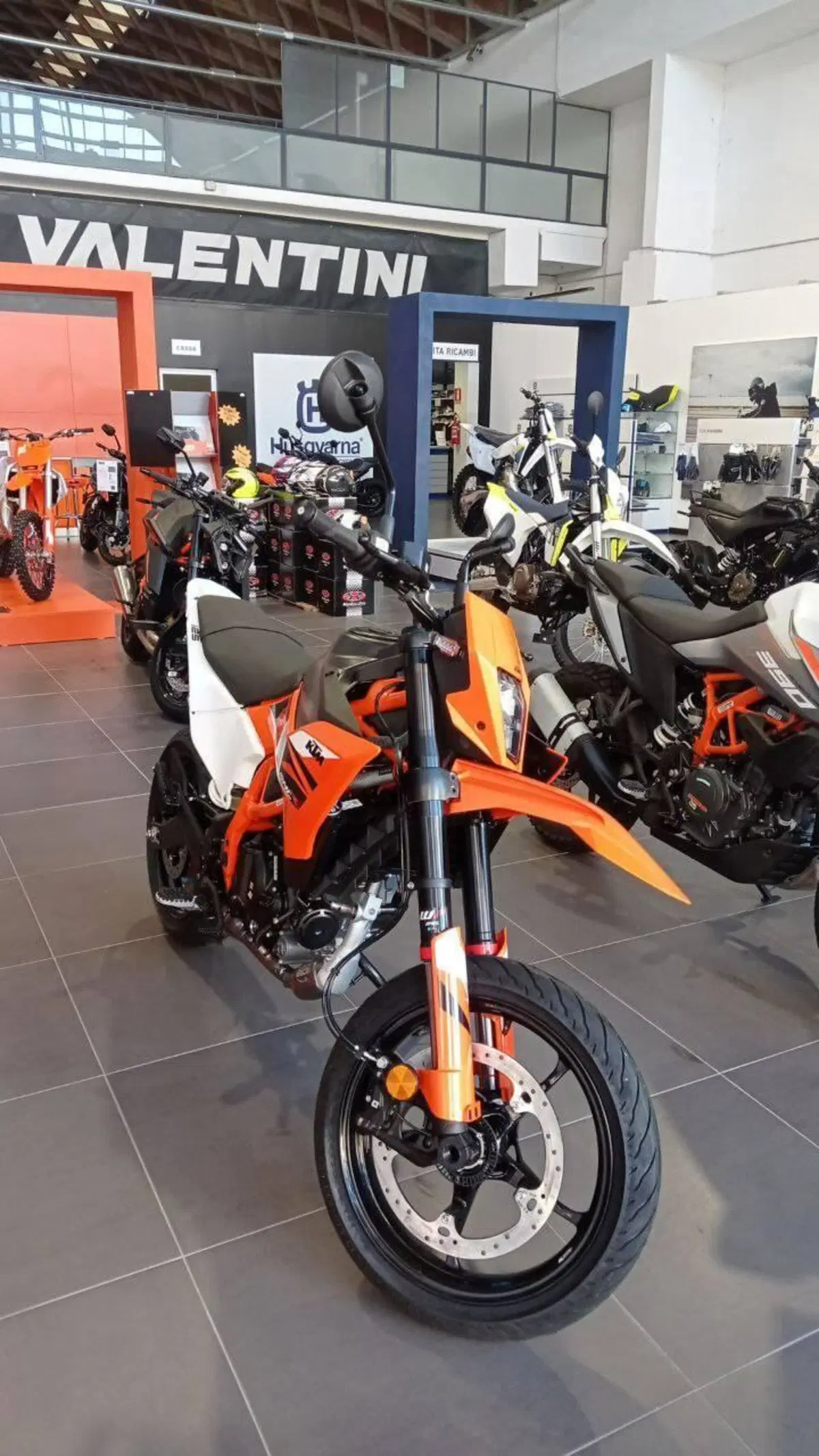 KTM 125 SMC R (2025 - 26) (3)
